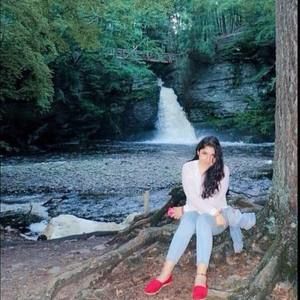 Meet your Posher, Alexandra